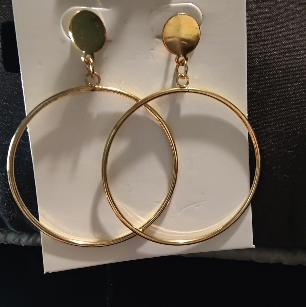 NWT Gold Oversized Dangle Hoop Statement Earrings
